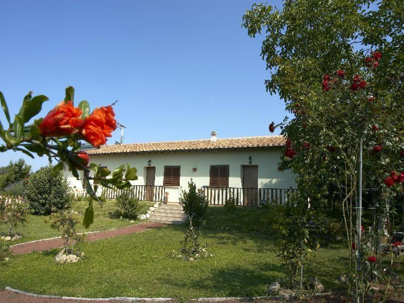 Hotel Il Covo Dei Briganti Latera Exterior foto